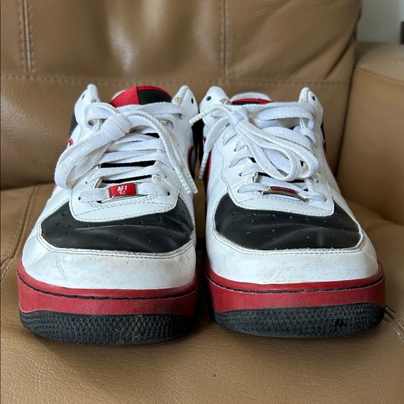 Nike Air Force 1 ‘82 Low Top Varsity Red Black and White size 13 - Picture 9 of 11